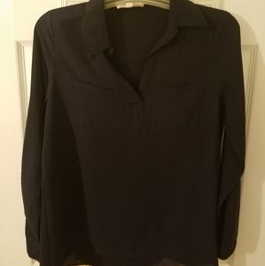 Navy blue blouse with 2 pockets in front